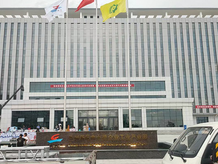 兰州新区企业产业园，肯德基门/感应门门斗安装
